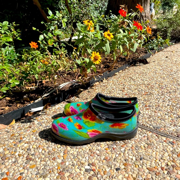 Waterproof Comfort Shoes, size 6 - Picture 2 of 5